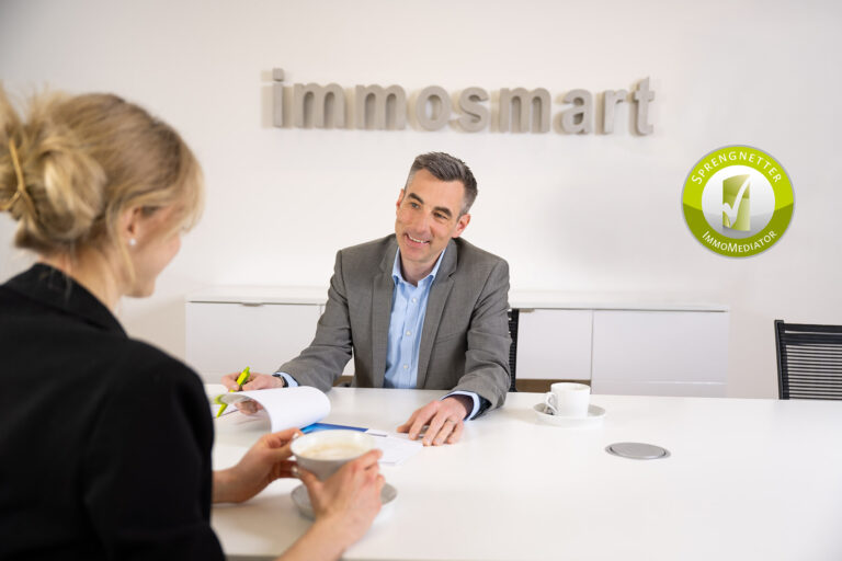 Immosmart-Geschäftsführer Lars Roth im Beratungsgespräch für Immobilienmediation