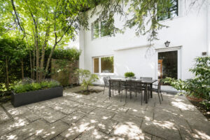 Weitere Ost-Terrasse