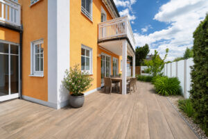 Sonnige Terrasse