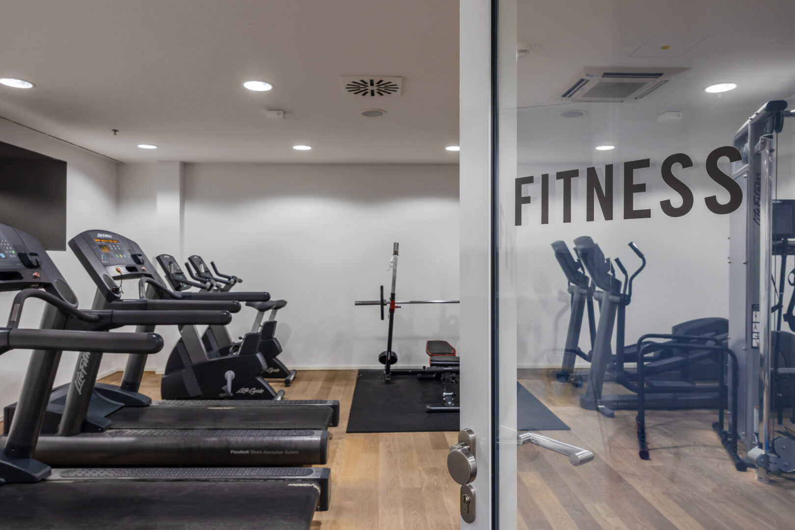 Moderner Fitnessbereich