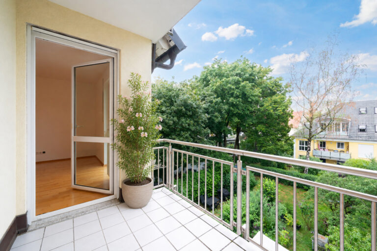 Ruhiger Balkon