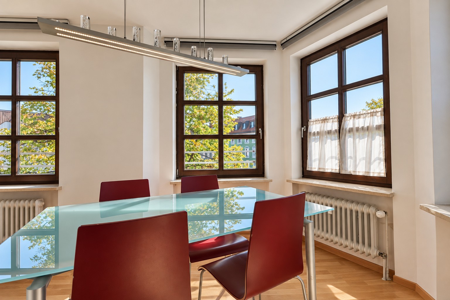 Essbereich im Wohnzimmer_re